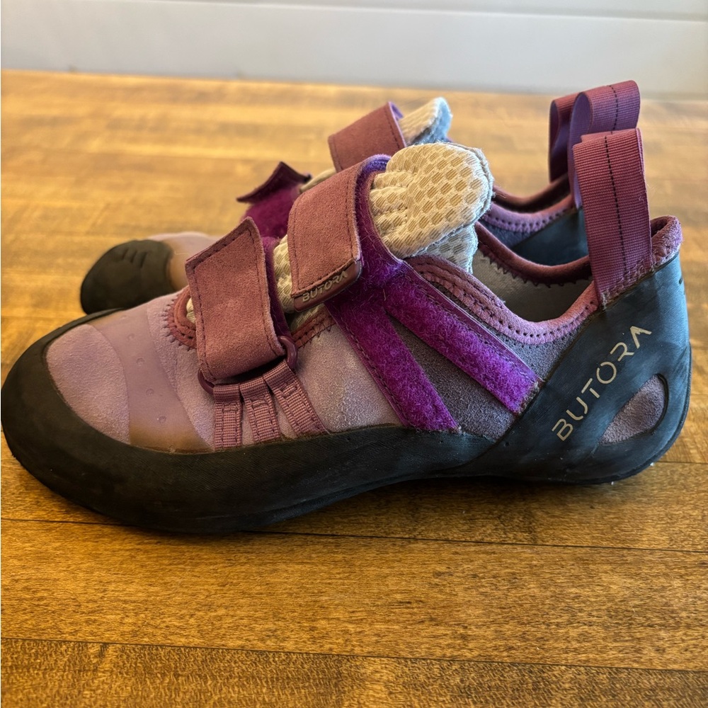 Butora Endeavor women’s rock climbing shoes size 7